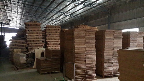 Raw bamboo strand storage